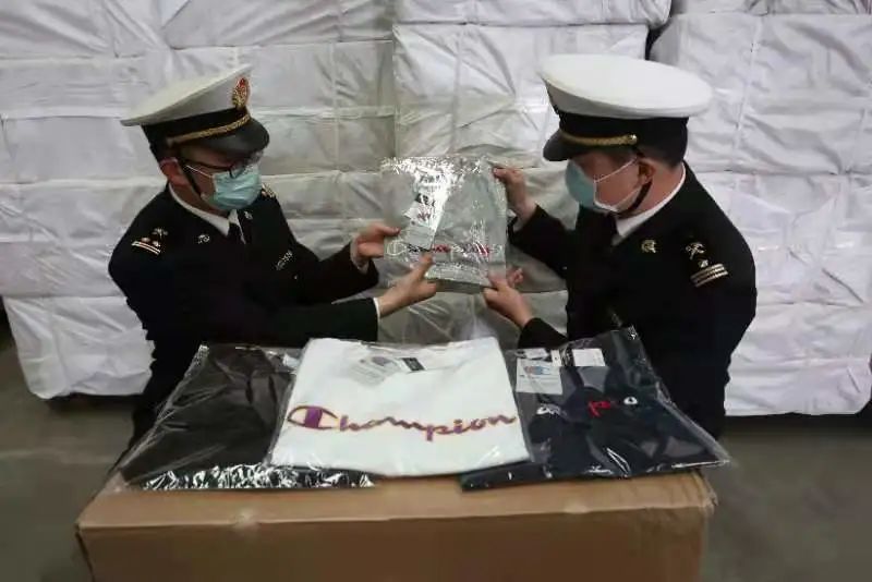 中国海关知识产权?；さ湫桶咐? title=